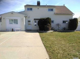 98 Bloomingdale Rd, Levittown, NY 11756