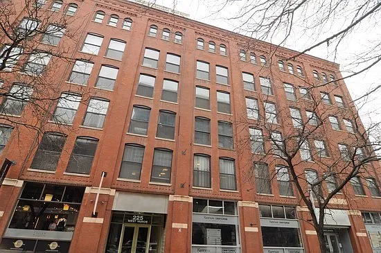 225 W Huron St APT 616 photo 1