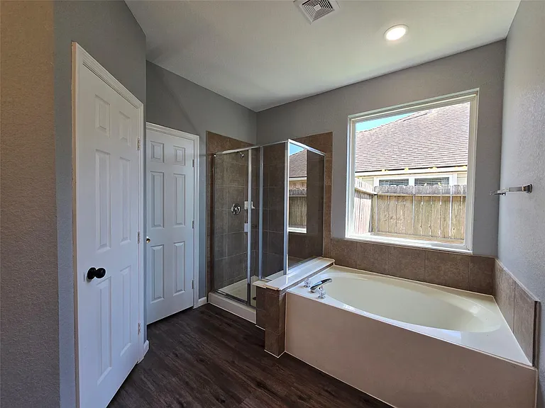 5210 Benton Dr — Photo 12