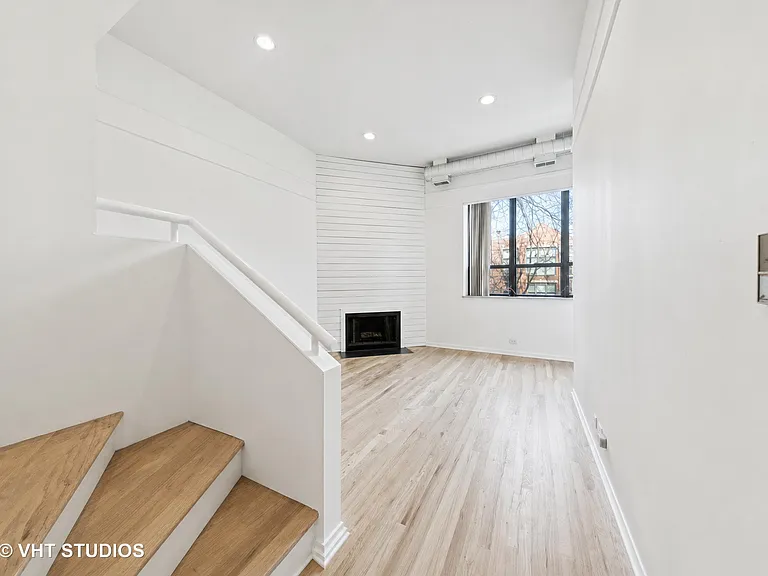 1317 W Belden Ave #F2 — Photo 3