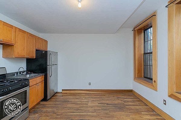 1st image of 338 Franklin Ave #1