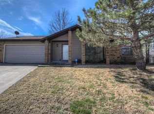 2918 S Ash Pl, Broken Arrow, OK 74012