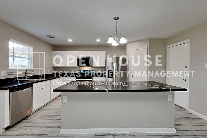 7750 Shavano Ln — Photo 5