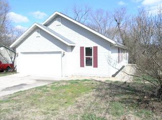 902 Broadway Ave, Cabool, MO 65689