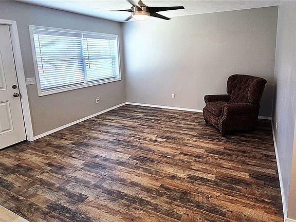 5th image of 1618B Campus Ave