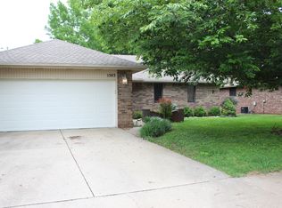 1503 W McGee St, Springfield, MO 65807