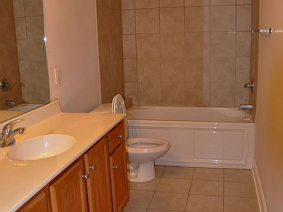 3rd image of 9 Boone Hill Ct