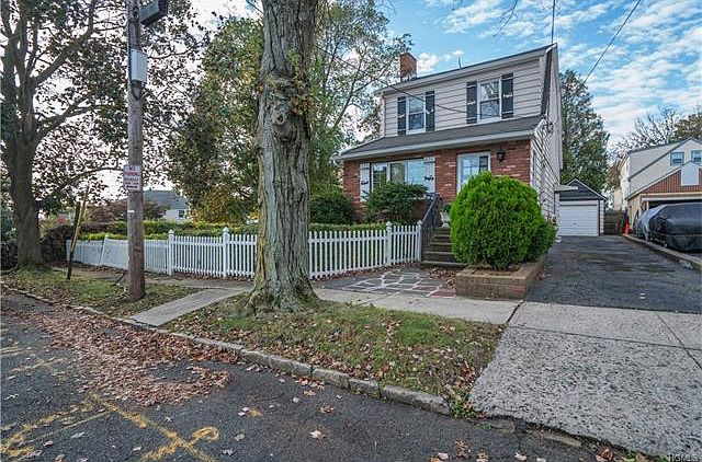 1st image of 36 Clayton Pl