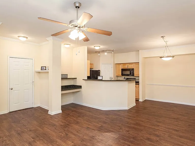 The Carriage Homes at Wyndham — Photo 15