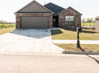 430 Linda Ln, Centerton, AR 72719
