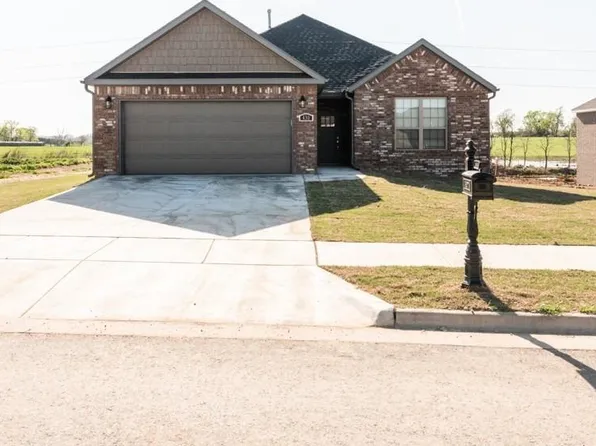 430 Linda Ln, Centerton, AR 72719