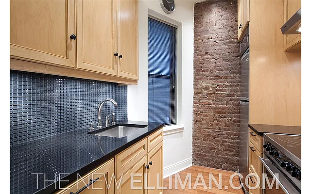 Sold by Douglas Elliman | media 10