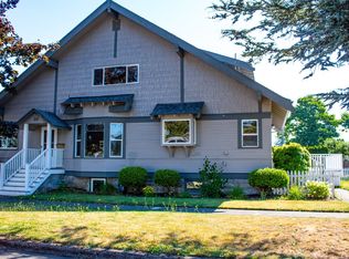 312 7th St, Lynden, WA 98264