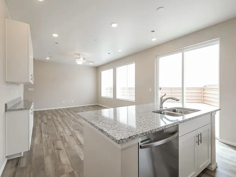 10167 Scranton Ct — Photo 2