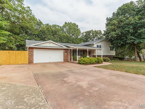 2nd image of 203 Bobby Dale Dr