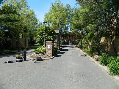 4th image of 39 Kristin Ln