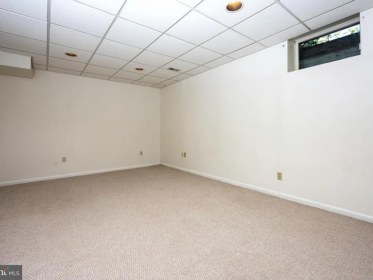 6705 Surreywood Ln — Photo 21