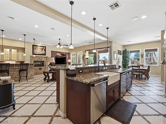 3rd image of 9759 Amador Ranch Ave