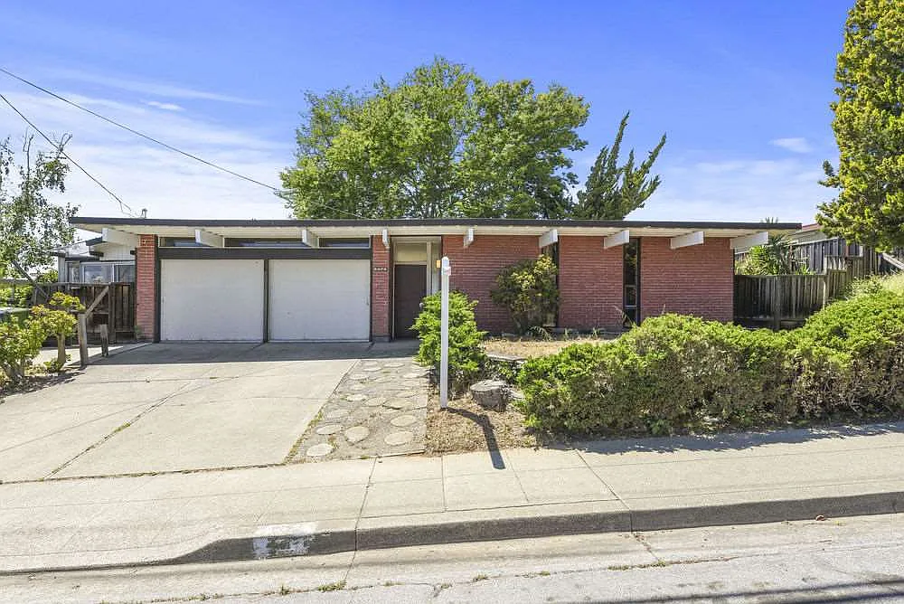 5476 Greenridge Rd photo 1