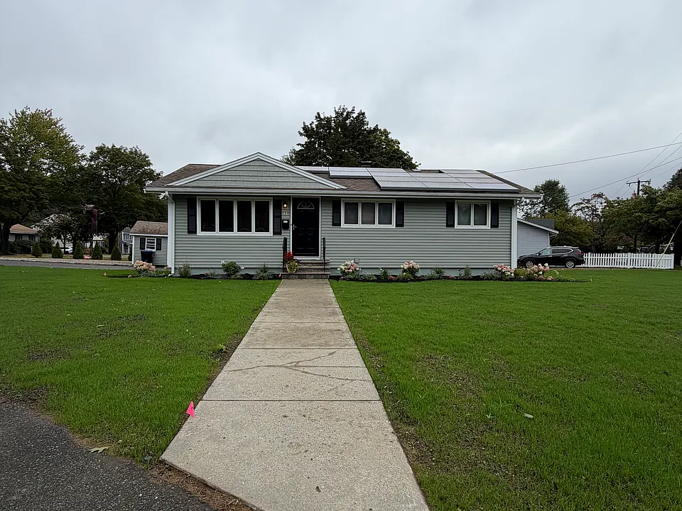 41 Hathaway Ave