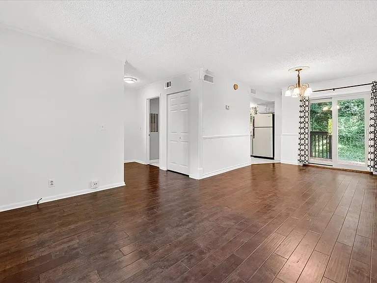 252 Summit Ridge Dr — Photo 2