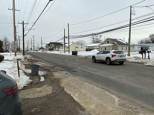 3rd image of 519 Bethel Rd