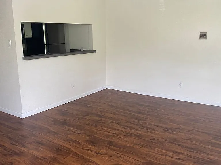 612 Park Pl — Photo 4