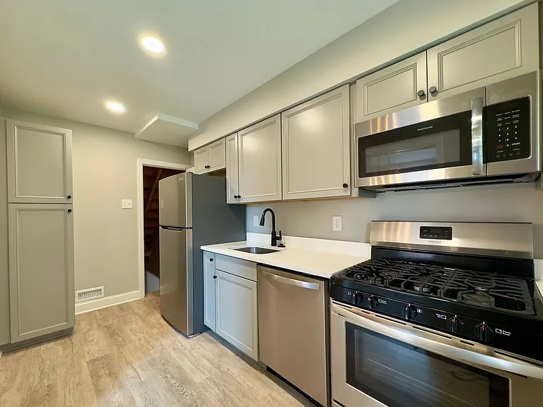 205 Sipple Ave — Photo 7