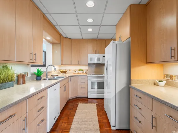 1333 Heulu St, Honolulu, HI 96822