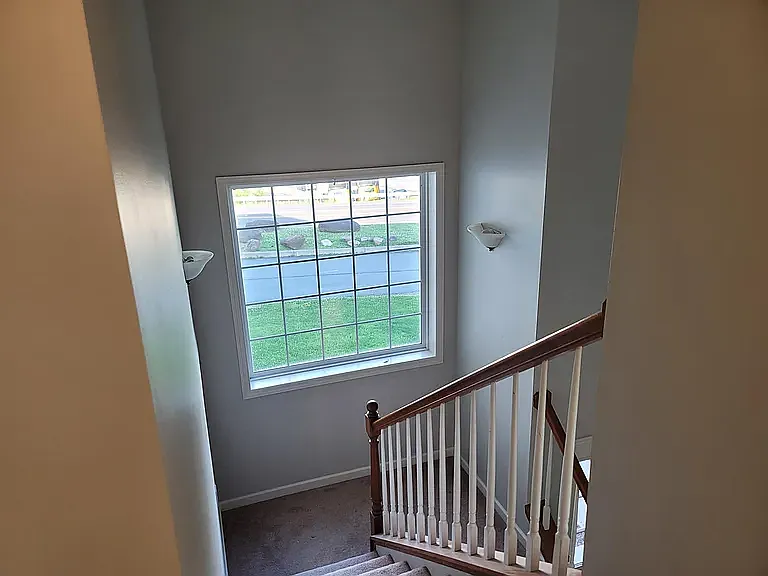 658 S Keyser Ave — Photo 7