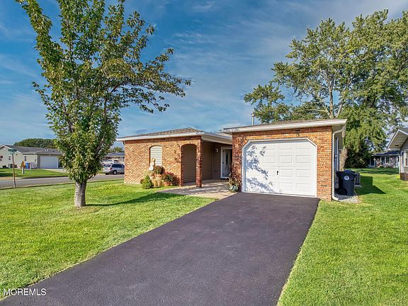 2nd image of 27 Rossetti Court