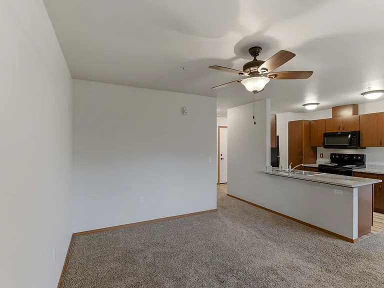 Oak Springs Apartments — Photo 40