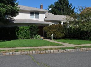 170 New Brook Ln, Springfield, NJ 07081