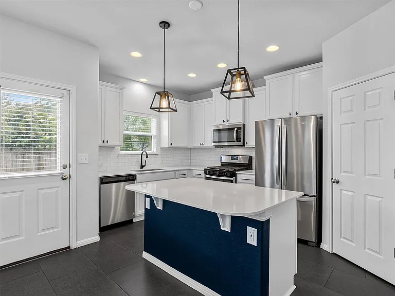 6321 Andes Peak Trl — Photo 10