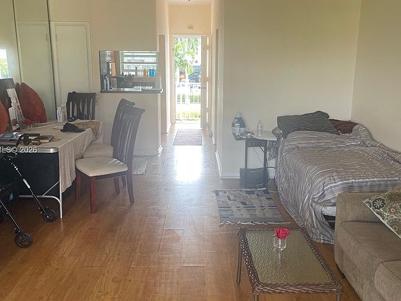 5th image of 2225 NE 123rd St APT 204