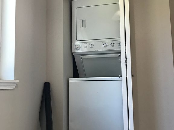 5th image of 9090 Ravenna Ave NE Unit 302