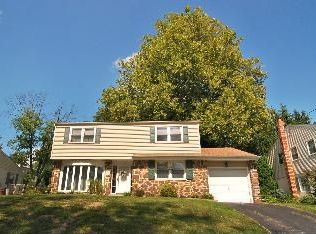 537 Cedar Dr, Lafayette Hill, PA 19444