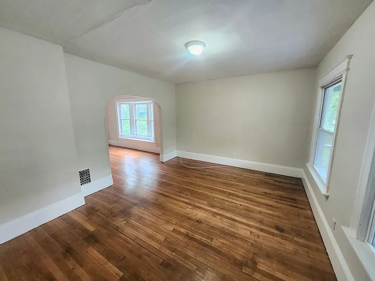 357 Columbia Ave — Photo 6