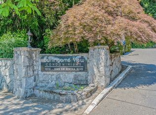 1015 SW Bertha Blvd APT 5, Portland, OR 97219