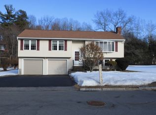 43 Bridle Path Ln, Methuen, MA 01844