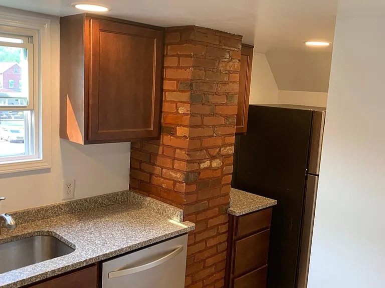 102 Haldane St #2 — Photo 2