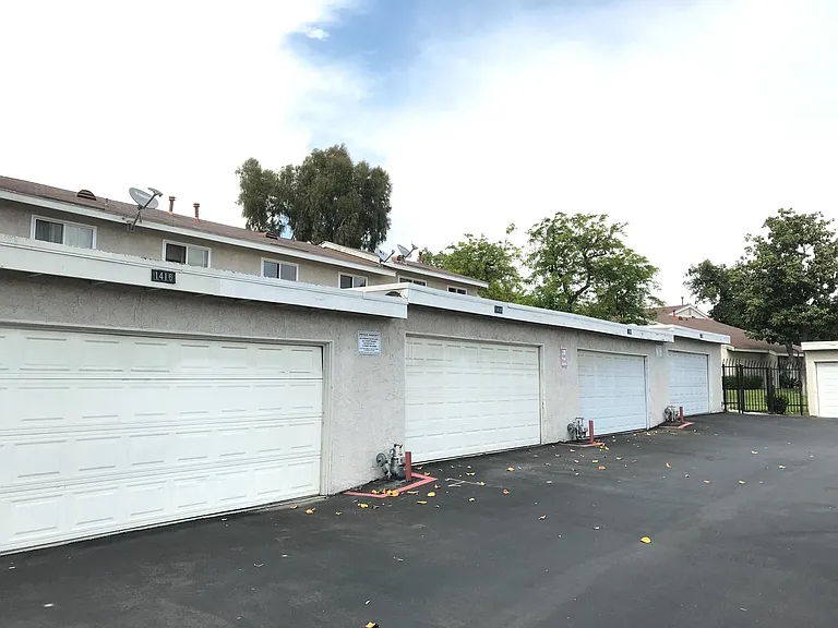 1418 N Elderberry Ave — Photo 15