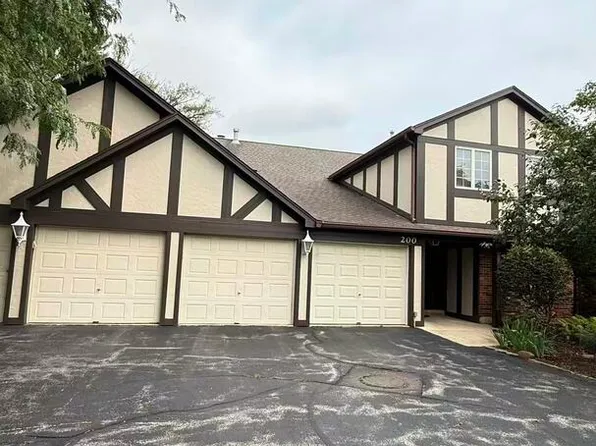 200 Brookside Ln Unit D, Willowbrook, IL 60527
