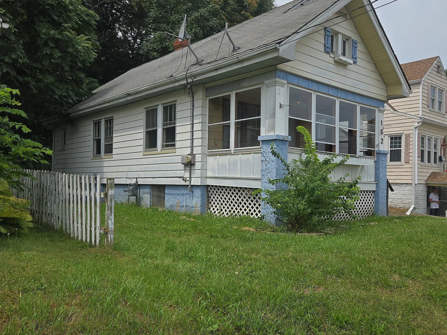 3 bed, 1.5 bath, 2028 sqft, $1,400 — Photo 2