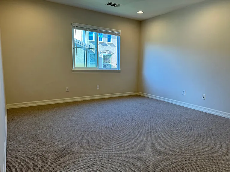 10410 Duxbury Ln #6 — Photo 16