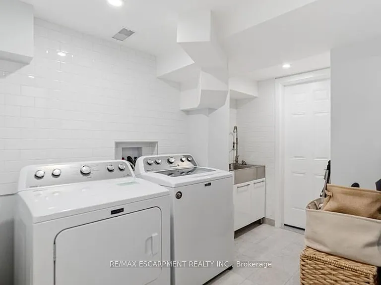 1266 Royal Dr W #UPPER — Photo 8