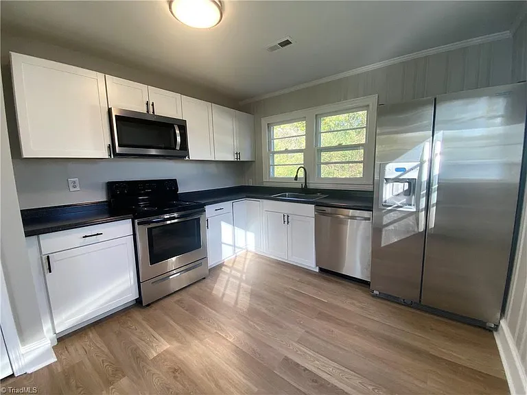291 Green Acres Myers St — Photo 6