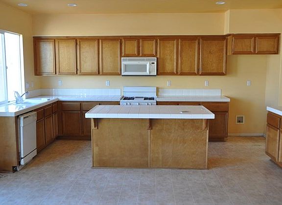 4th image of 14654 Rosea Ct