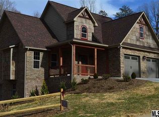 120 Maplewood Ct, Hudson, NC 28638