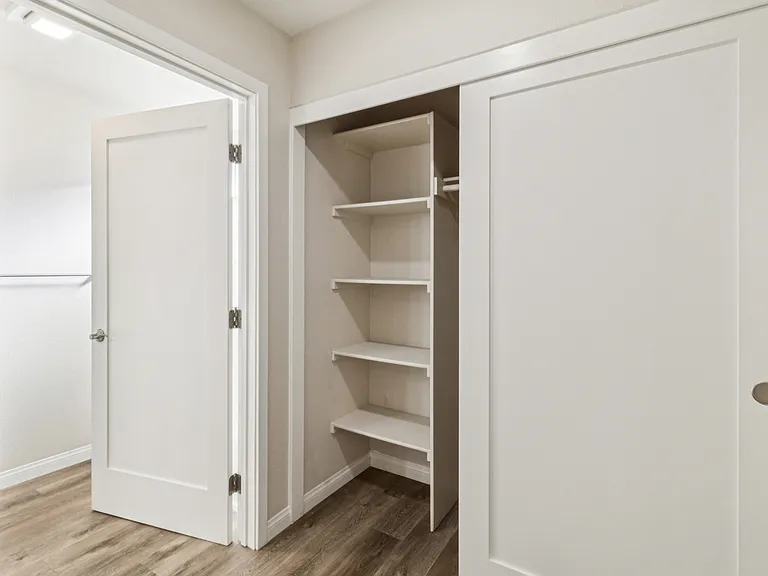 Renovated 1x1
-Hallway